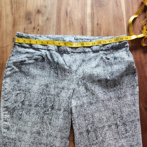 Carolina Belle stretchy black/white pull up cropped pants/capris,size 20W - Picture 6 of 7